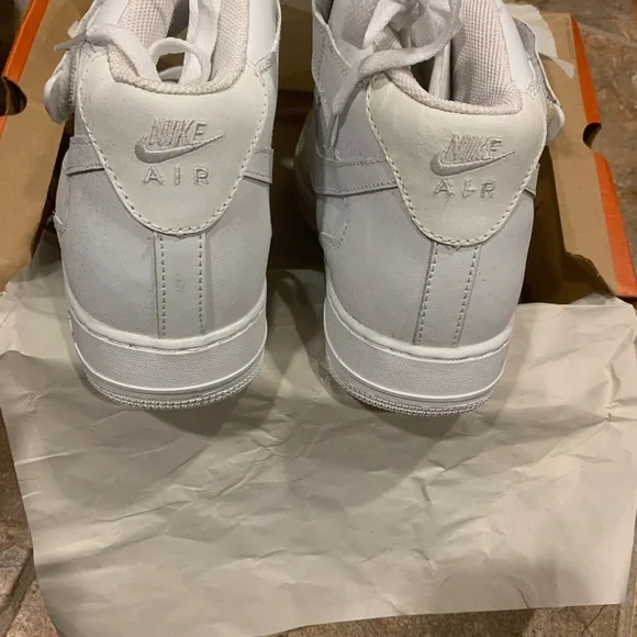 Nike Air Force 1 Mid '07
Men's Shoes - Picture 7 of 9